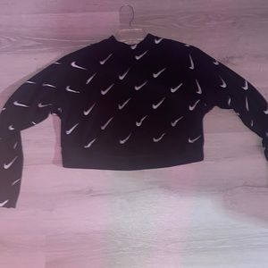 nike cropped long sleeve shirt